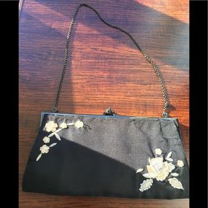 Pretty floral detail evening purse